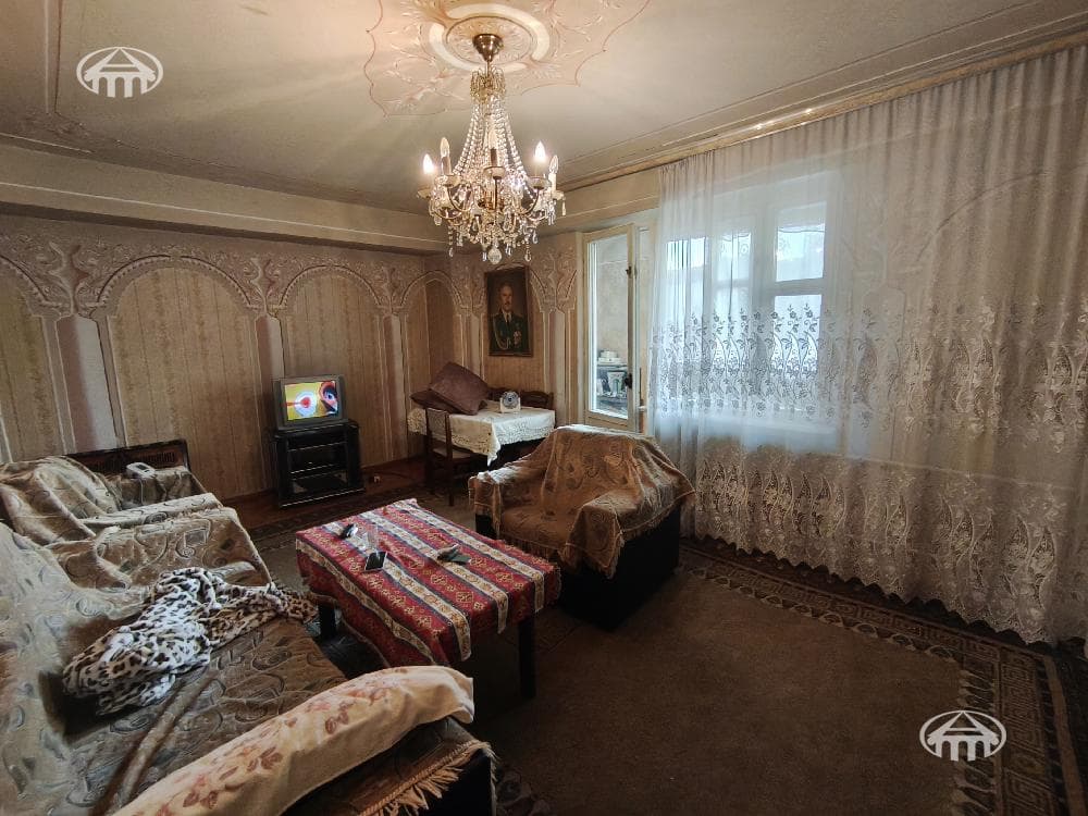 Квартира · 4 комн. · 107 м² · Аван
