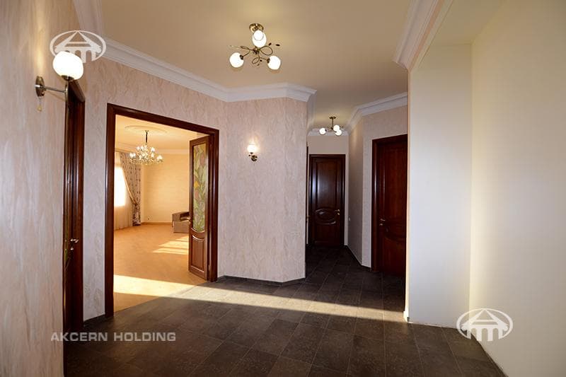Квартира · 4 комн. · 177 м² · Кентрон