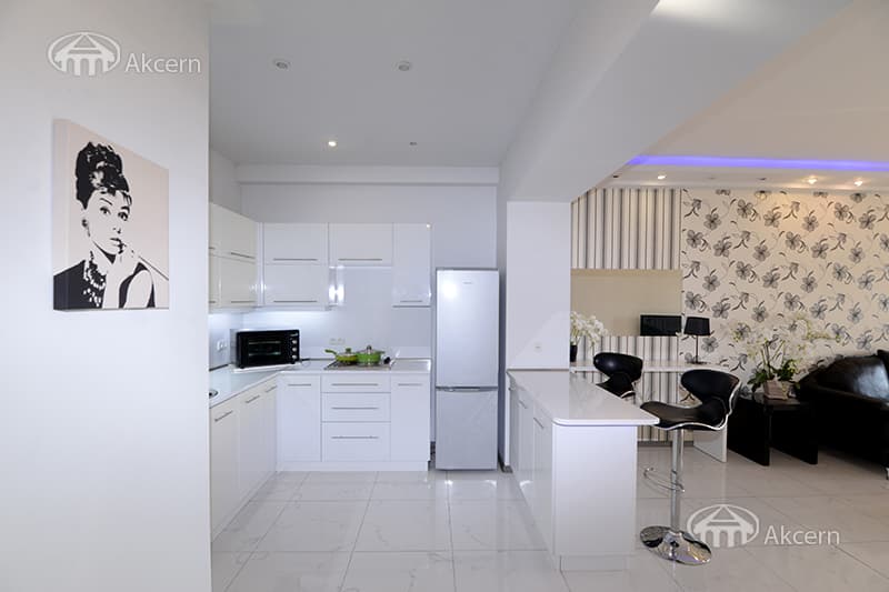 Apartment · 2 rooms · 68 m² · Kentron