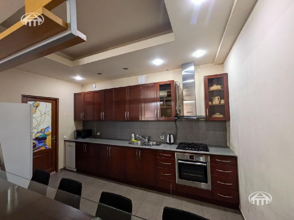 Квартира · 3 комн. · 134 м² · Кентрон