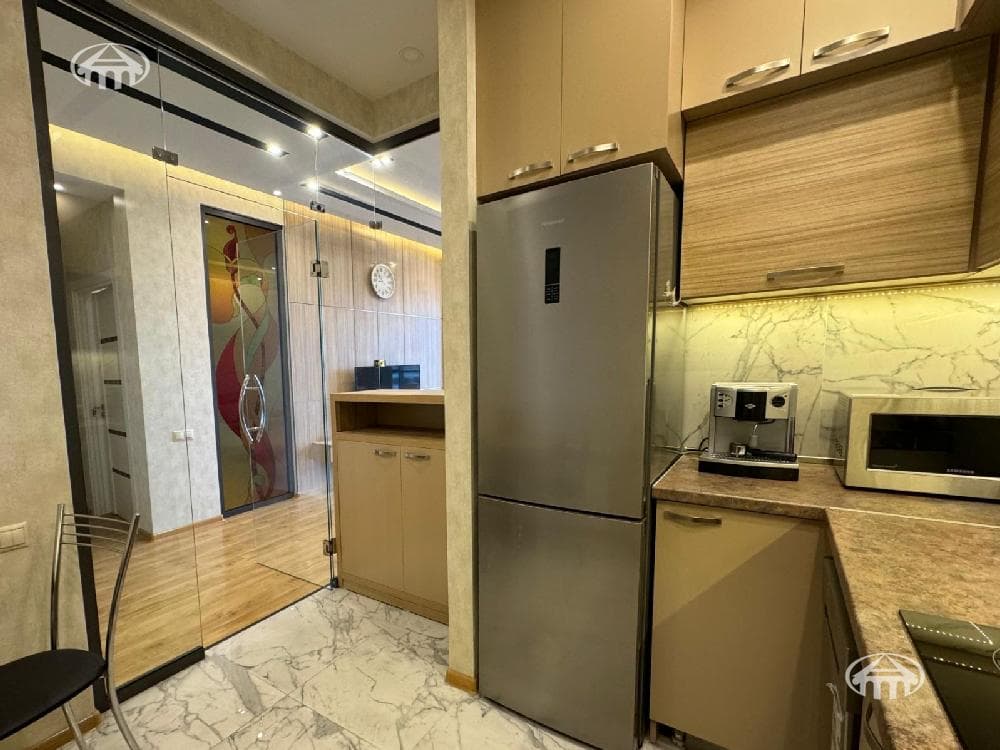 Квартира · 3 комн. · 98 м² · Кентрон