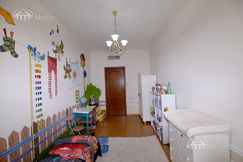 Apartment · 4 rooms · 164 m² · Kentron