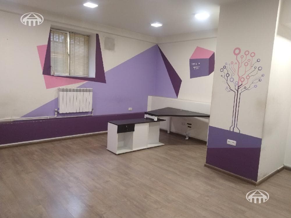 Office · 240 m² · Kentron