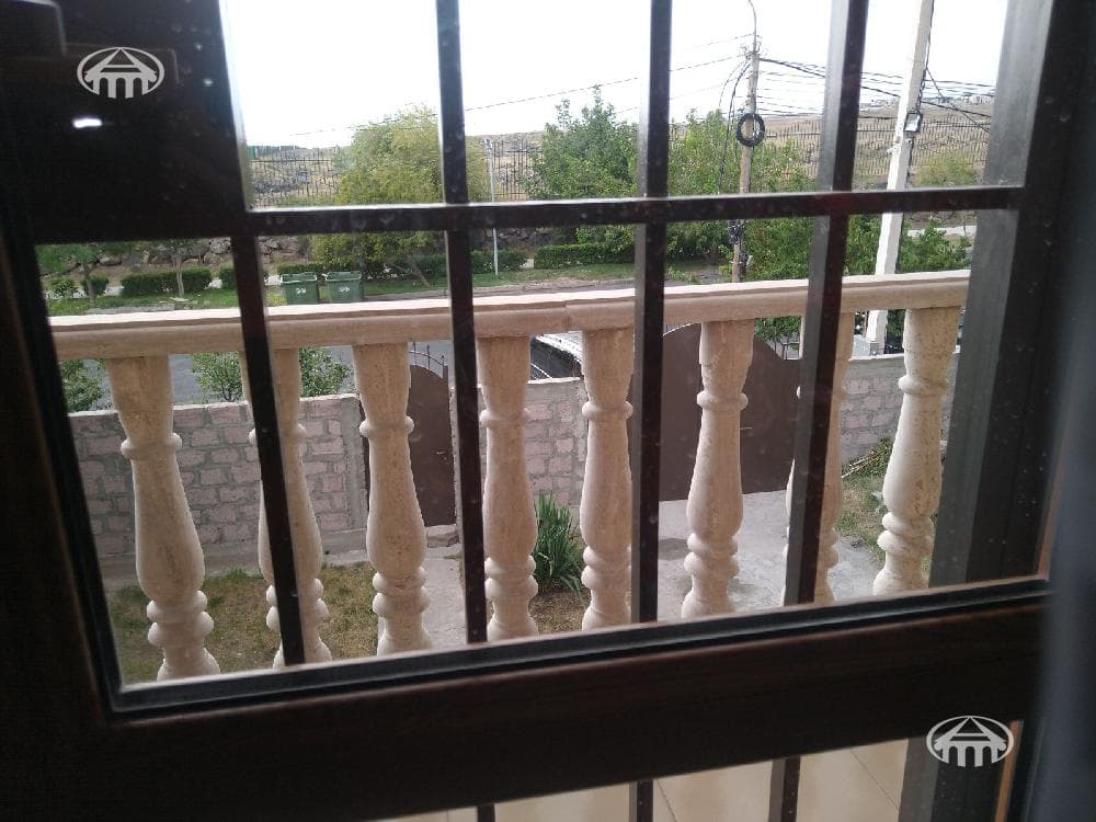 Mansion · 5 rooms · 243 m² · Ajapnyak