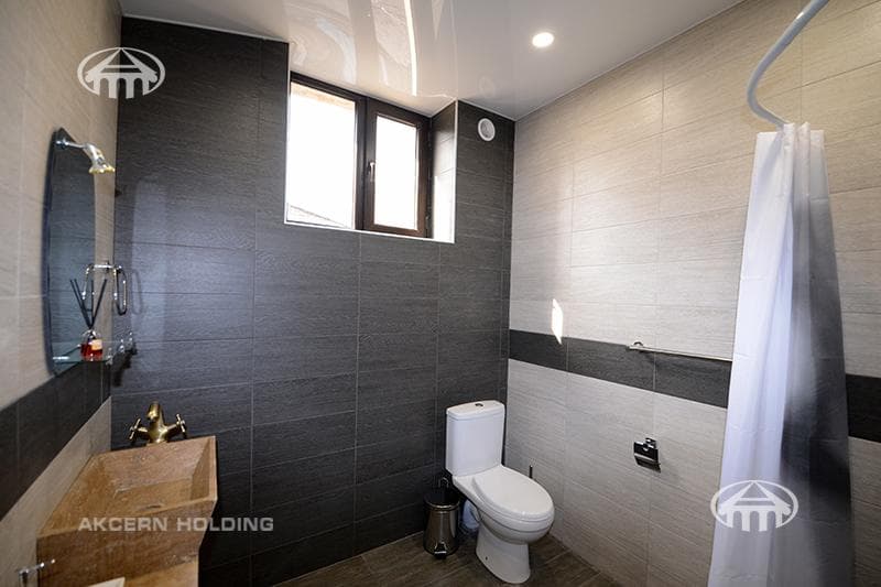House · 6 rooms · 210 m² · Arabkir
