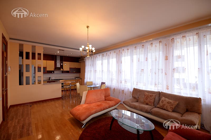 Apartment · 3 rooms · 107 m² · Kentron