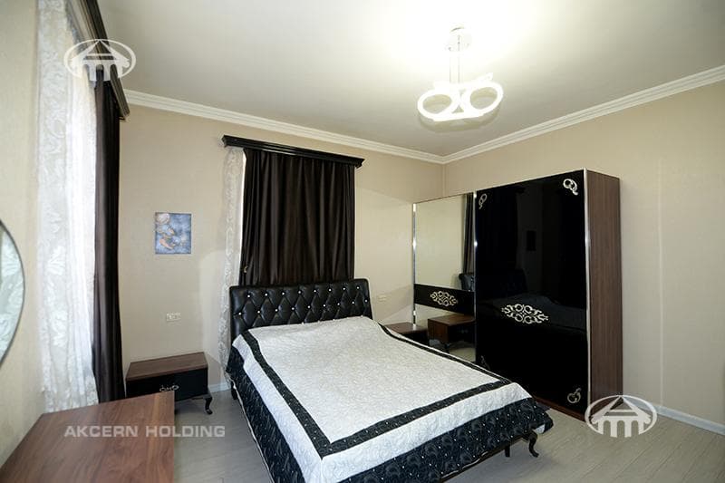Mansion · 5 rooms · 330 m² · v. Arinj