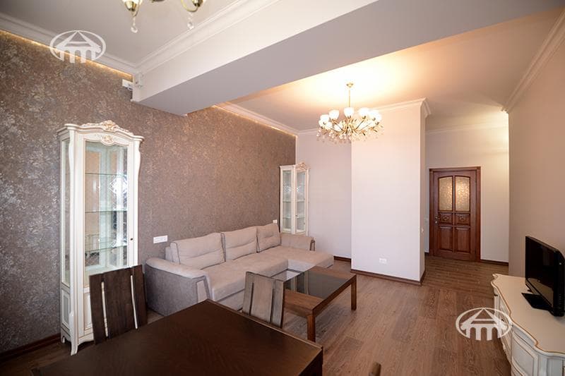 Квартира · 3 комн. · 100 м² · Кентрон