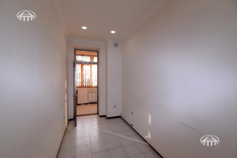Retail · 79 m² · Arabkir