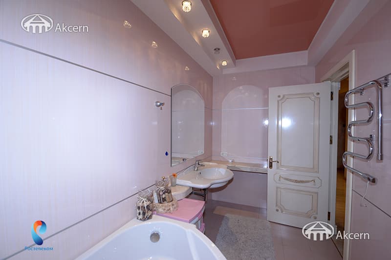 Apartment · 3 rooms · 150 m² · Kentron
