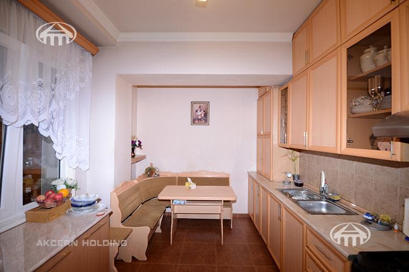 Apartment · 3 rooms · 85 m² · Kentron