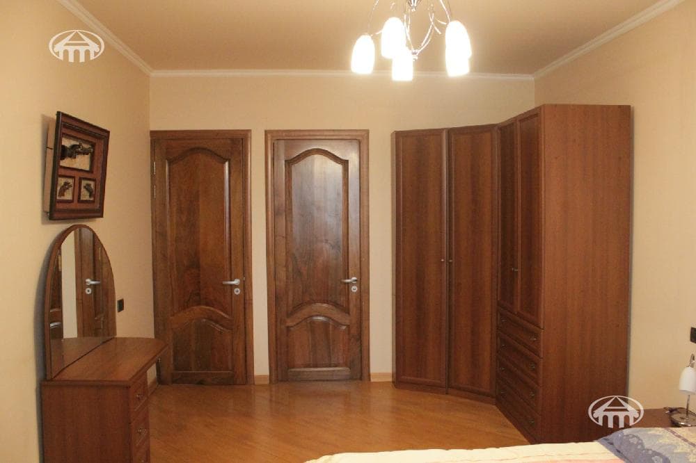 Բնակարան · 4 սեն. · 148 մ² · Կենտրոն