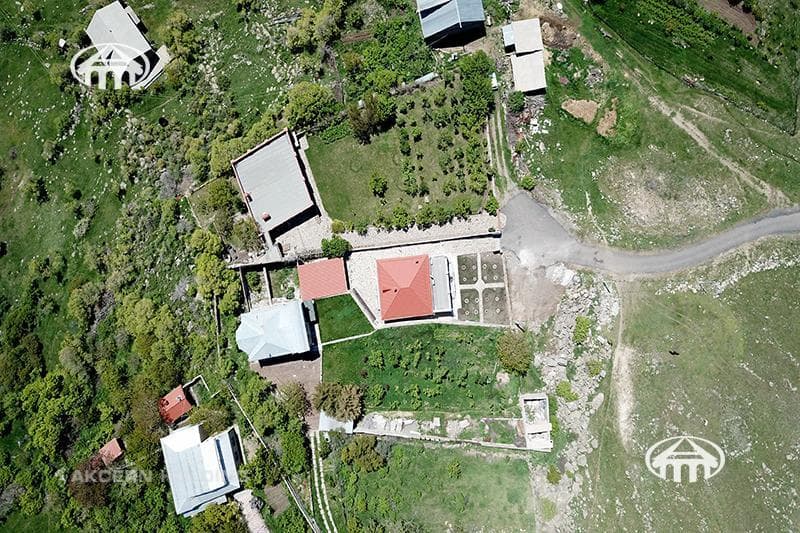 Mansion · 4 rooms · 244 m² · Saghmosavan
