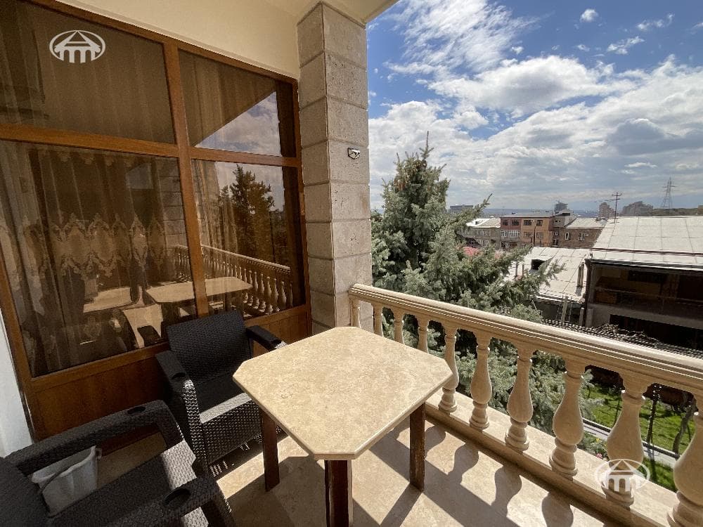 Mansion · 7 rooms · 700 m² · Arabkir