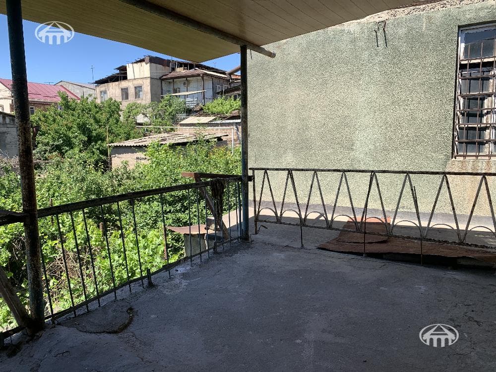 House · 3 rooms · 233 m² · Shengavit