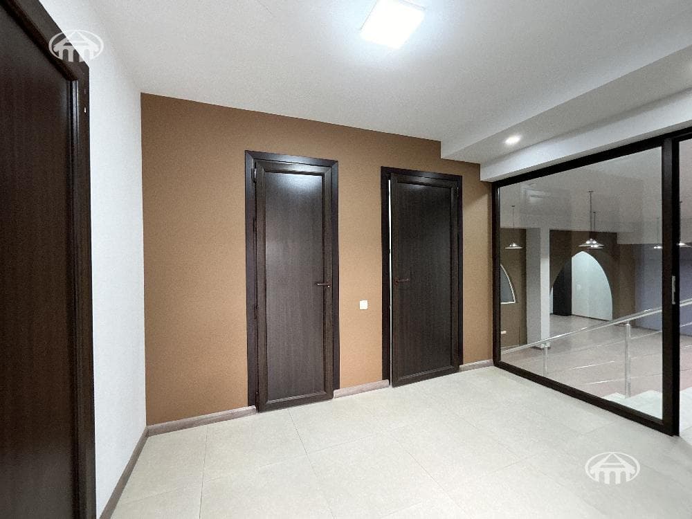 Office · 190 m² · Kentron