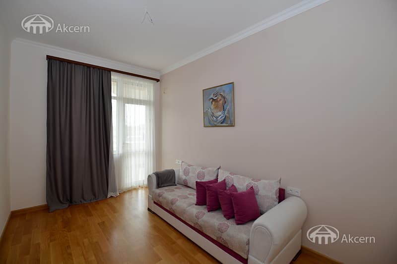 Apartment · 3 rooms · 113 m² · Kentron