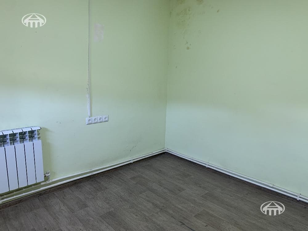 Office · 330 m² · Kentron