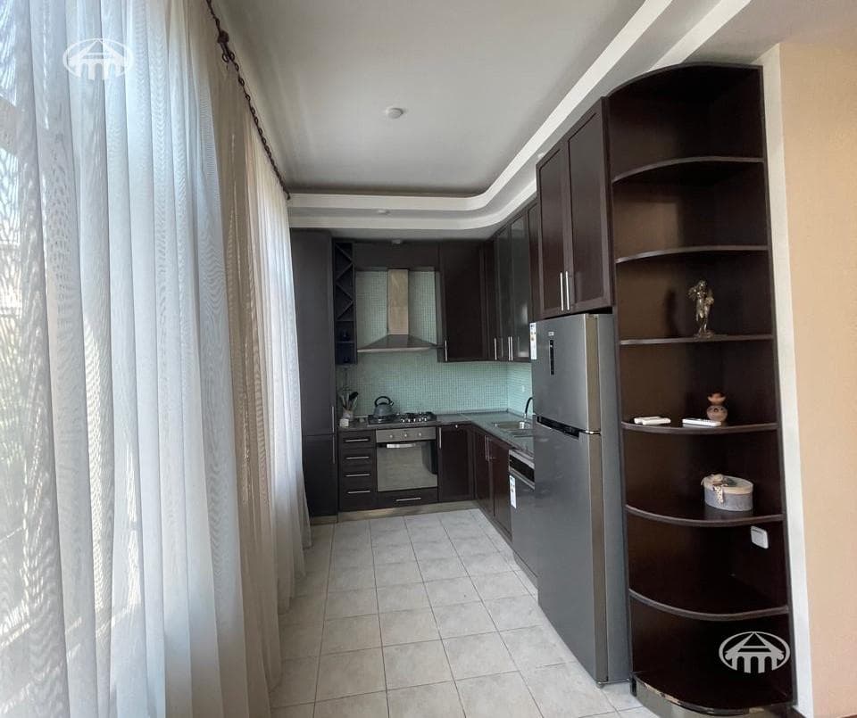 Квартира · 3 комн. · 80 м² · Кентрон