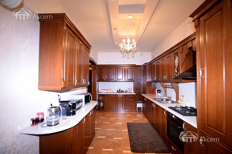 Mansion · 5 rooms · 340 m² · Arabkir