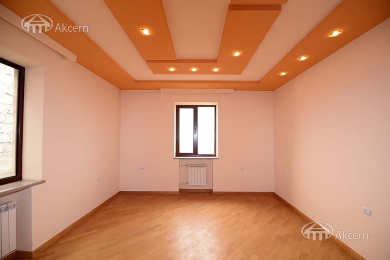 Office · 347 m² · Kentron
