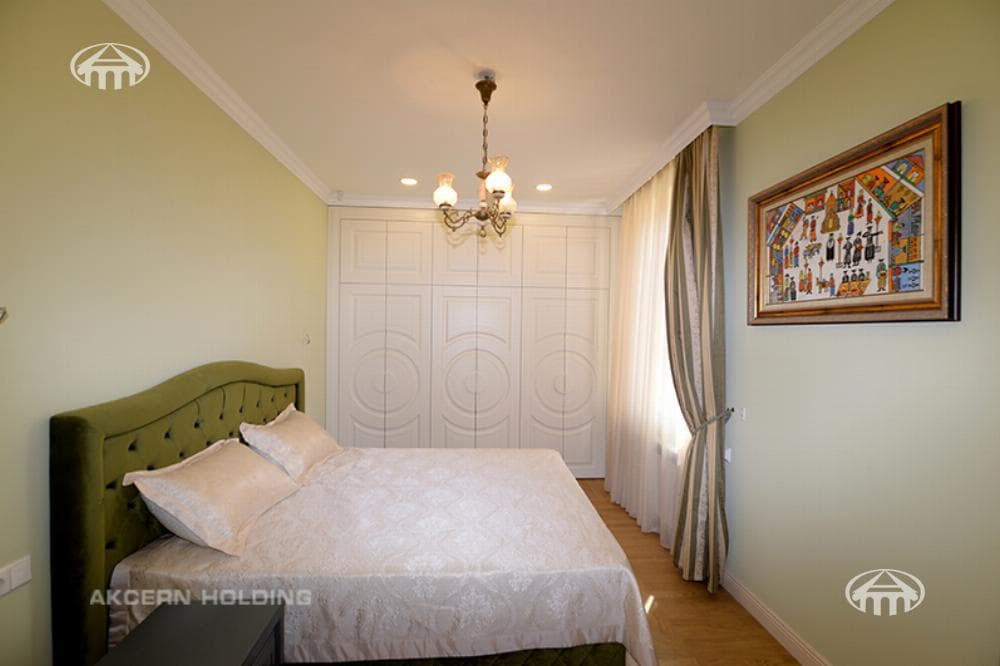 Apartment · 4 rooms · 176 m² · Kentron