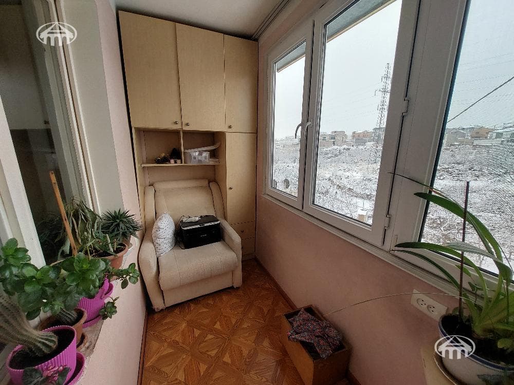 Квартира · 3 комн. · 96 м² · Давташен