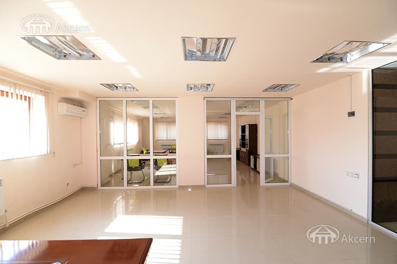 Office · 83 m² · Kentron — photo 7 / 19
