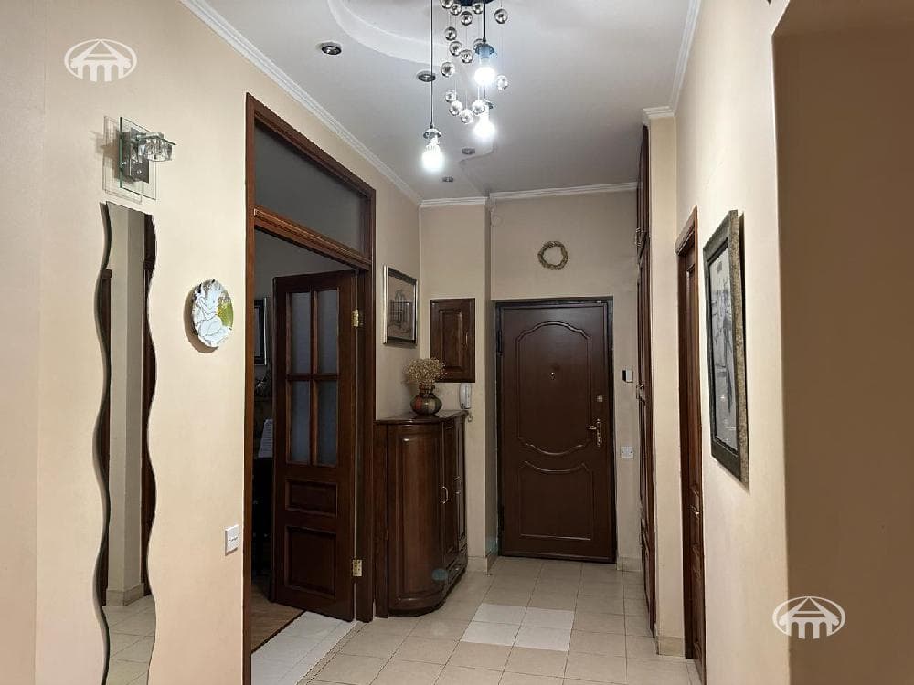 Բնակարան · 3 սեն. · 106 մ² · Կենտրոն