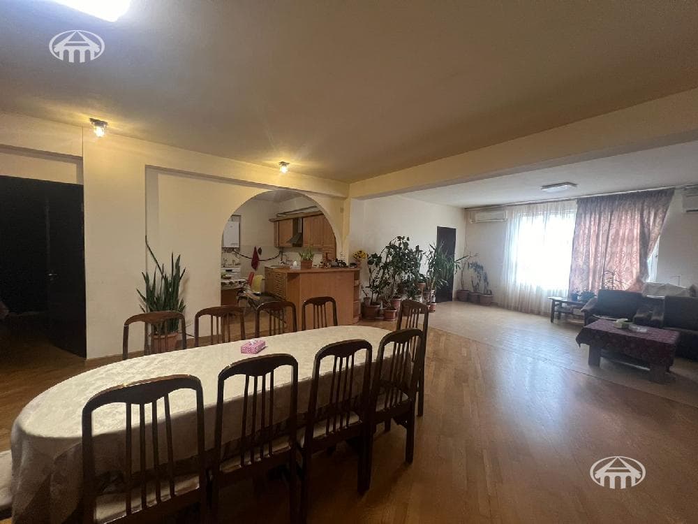 Առանձնատուն · 4 սեն. · 295 մ² · Առինջ