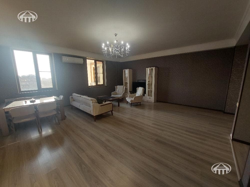 Apartment · 3 rooms · 130 m² · Kentron