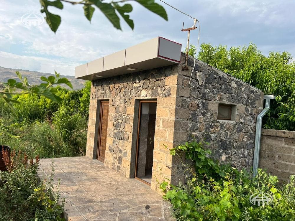 Land · 3,996 m² · v. Udjan
