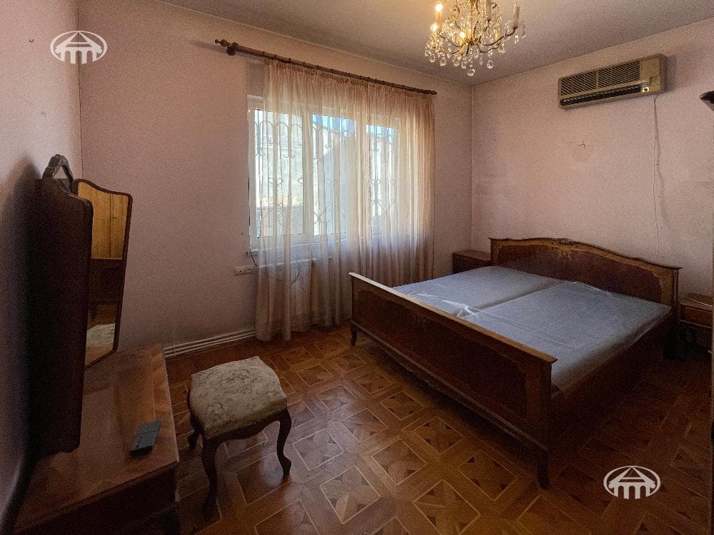House · 6 rooms · 190 m² · Arabkir