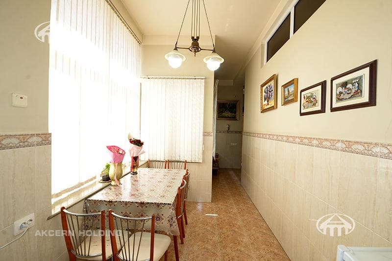 Дом · 7 комн. · 540 м² · Арабкир