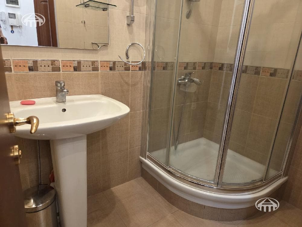 Квартира · 4 комн. · 122 м² · Кентрон