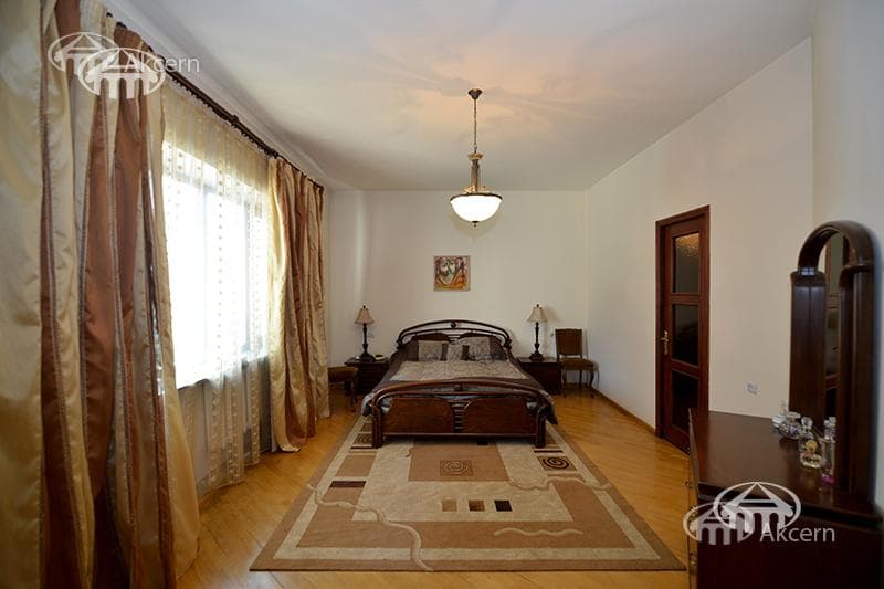 Дом · 5 комн. · 435 м² · Арабкир