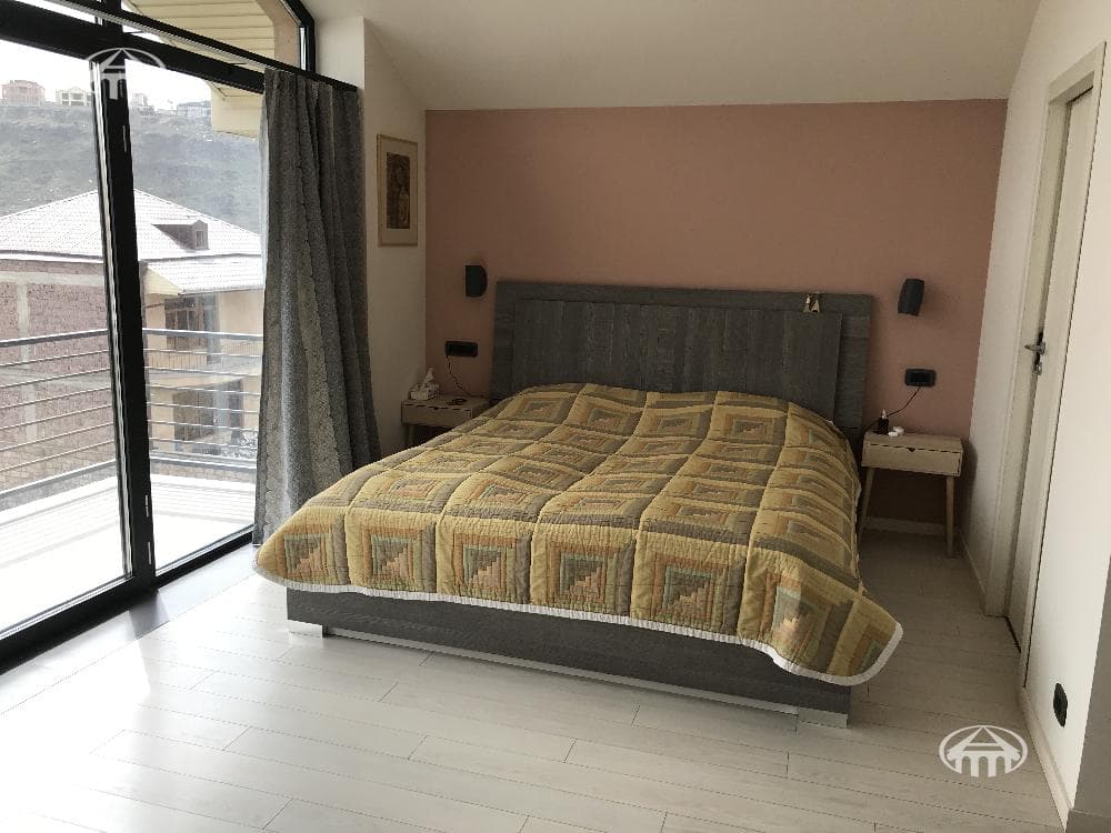 Особняк · 6 комн. · 355 м² · Давташен