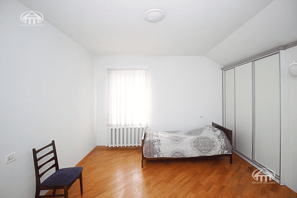 Дом · 8 комн. · 675 м² · Арабкир