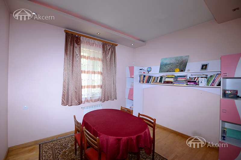 Дом · 5 комн. · 342 м² · Давташен