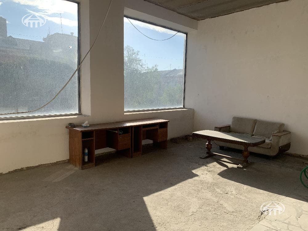 Retail · 907 m² · Shengavit