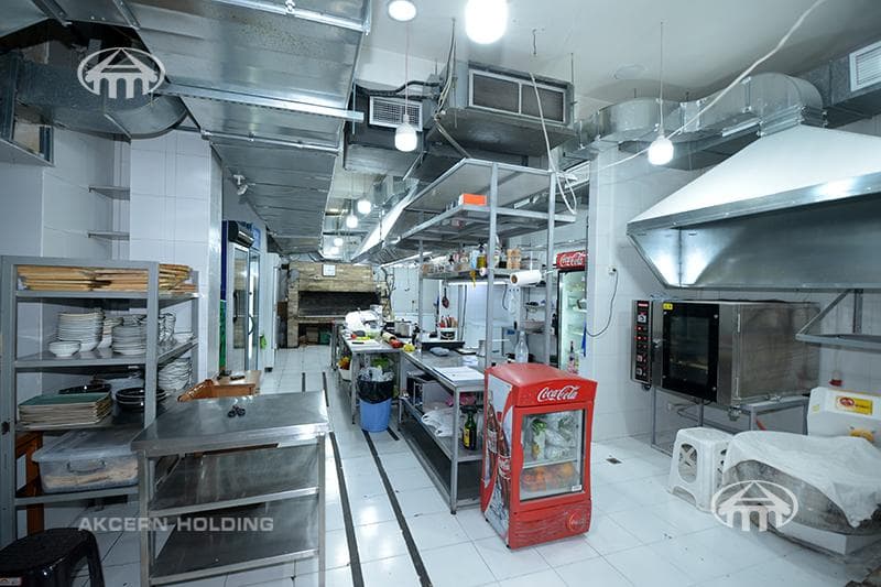 Restaurant · 497 m² · Kentron