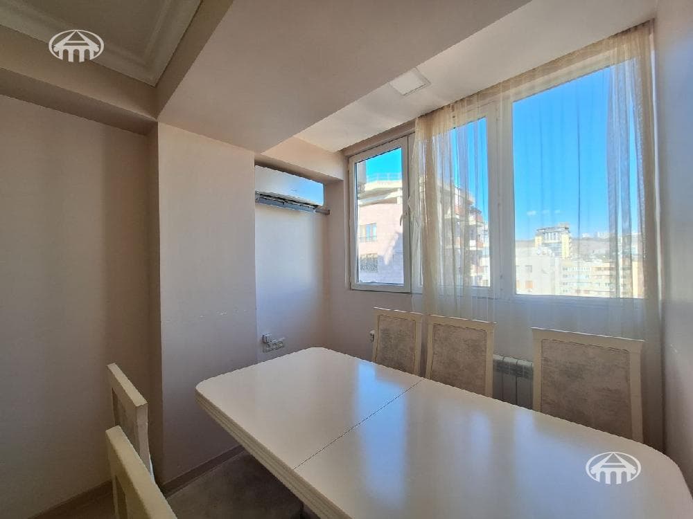 Квартира · 3 комн. · 65 м² · Кентрон