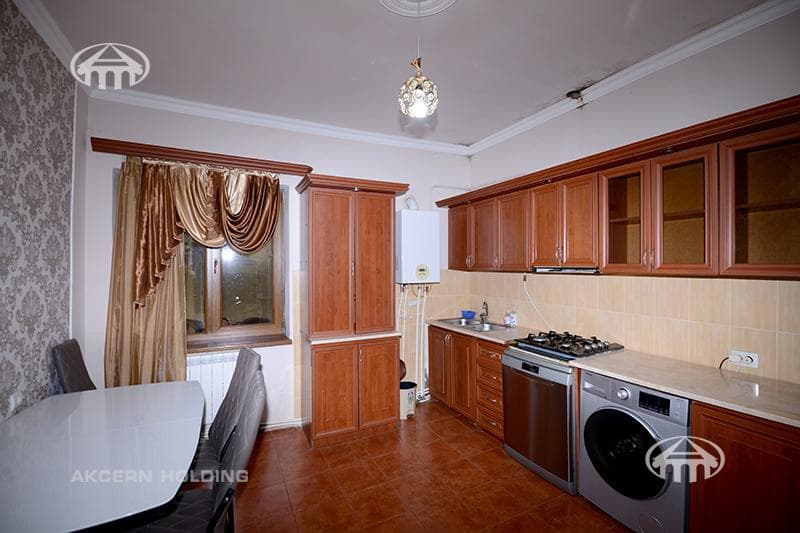 Առանձնատուն · 3 սեն. · 242 մ² · Դավթաշեն