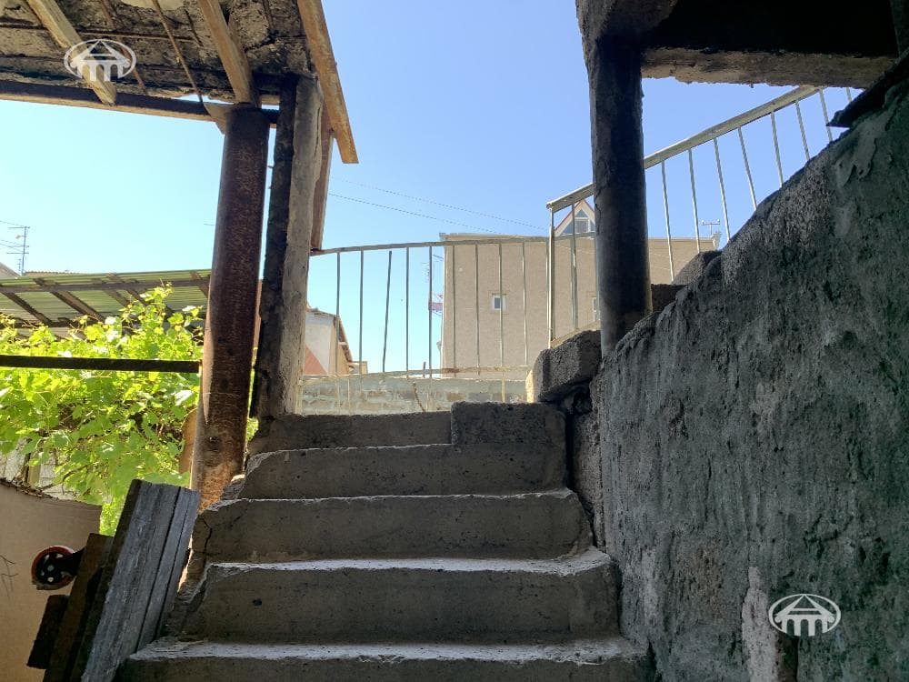 House · 3 rooms · 233 m² · Shengavit