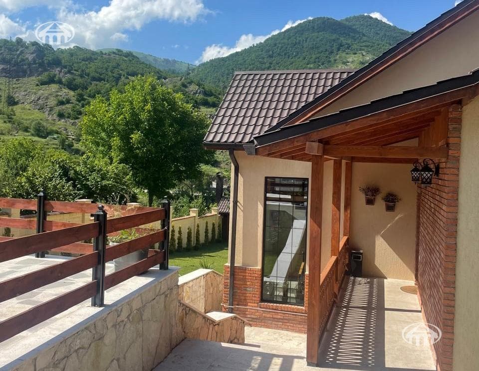 Mansion · 6 rooms · 290 m² · Dilijan