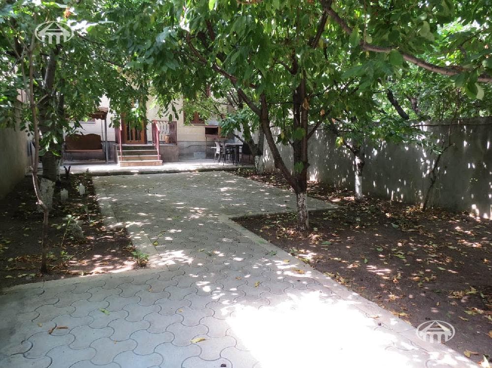 Office · 304 m² · Arabkir