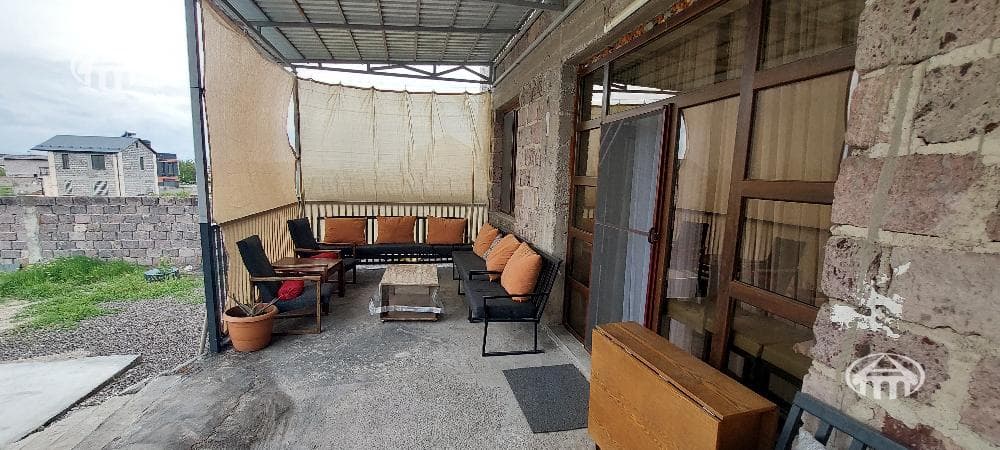 Mansion · 5 rooms · 206 m² · Arinj