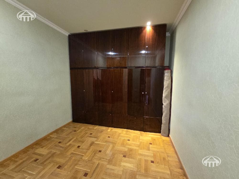 Apartment · 2 rooms · 71 m² · Kentron