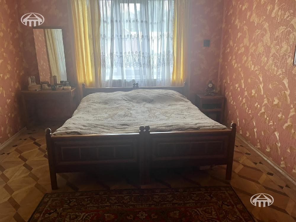 Mansion · 8 rooms · 425 m² · Gugark