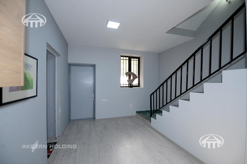 Особняк · 6 комн. · 480 м² · Аджапняк